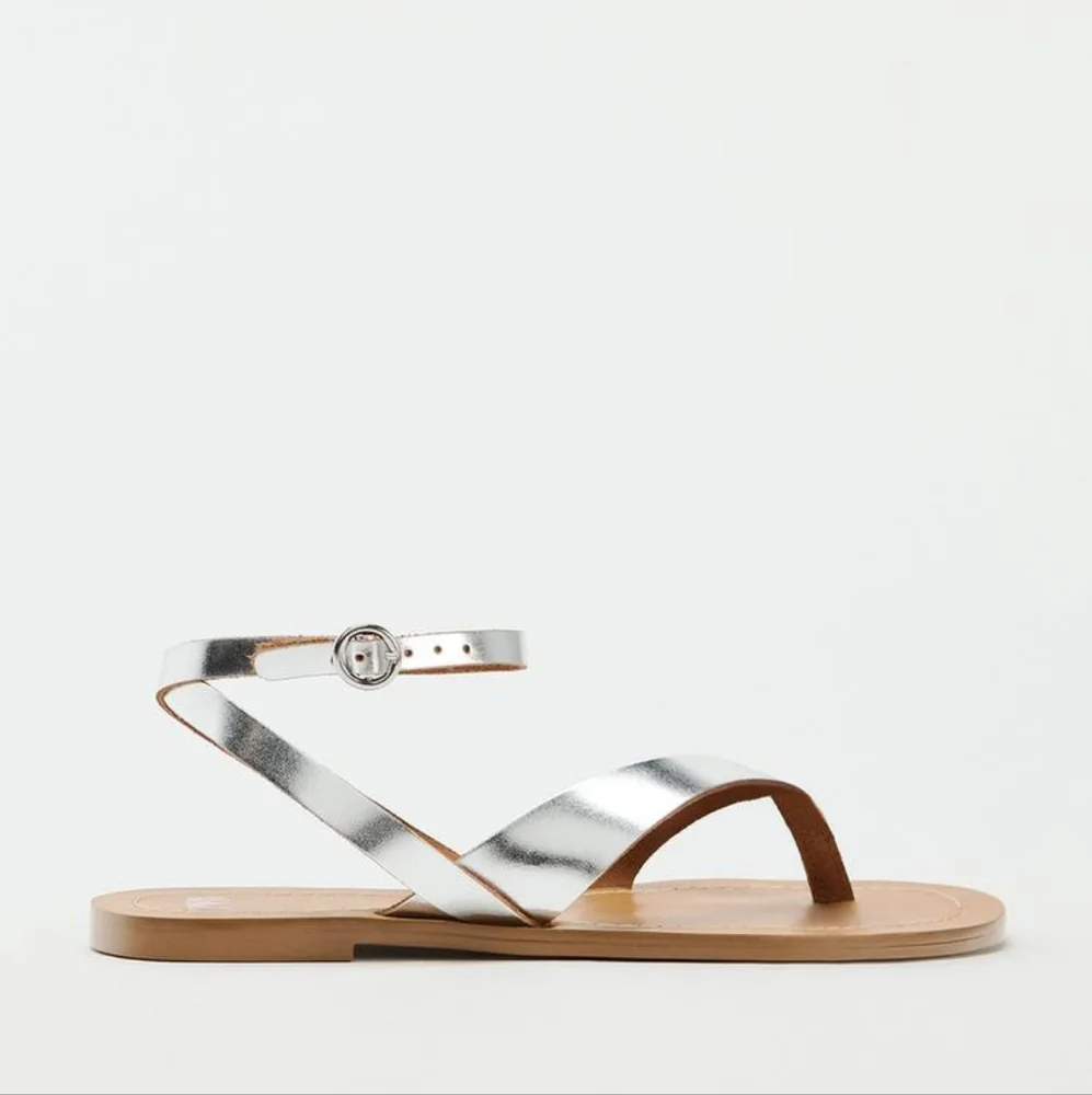 Zara Metallic Flat Sandals - Picture 2 of 8